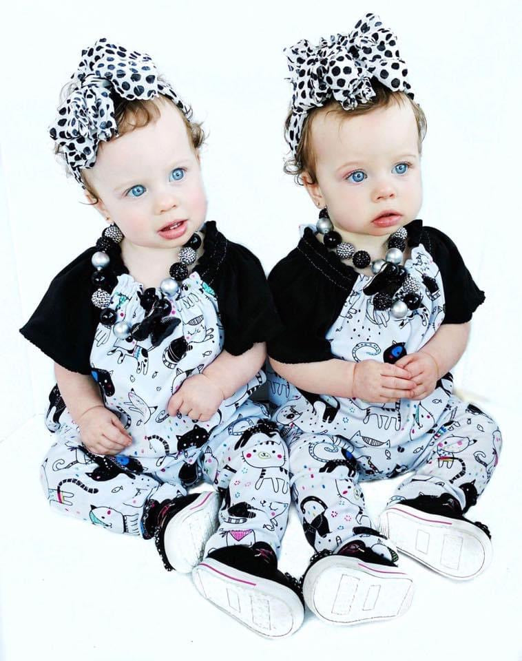 Black and Silver Bubblegum Necklace and Bracelet With Sparkle Bow