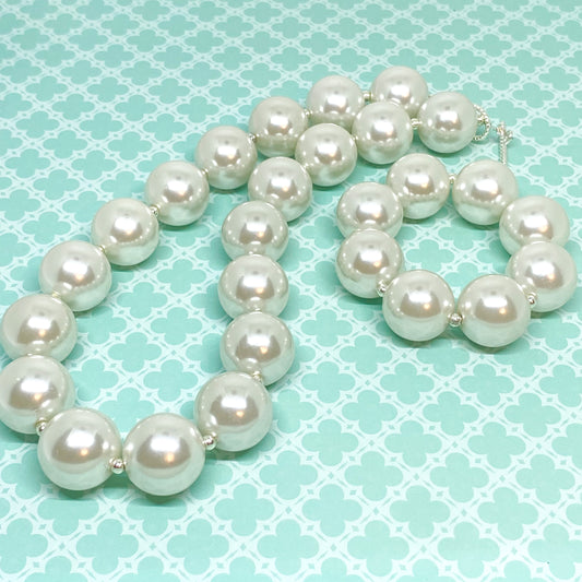 White Pearl Bubblegum Necklace and Bracelet