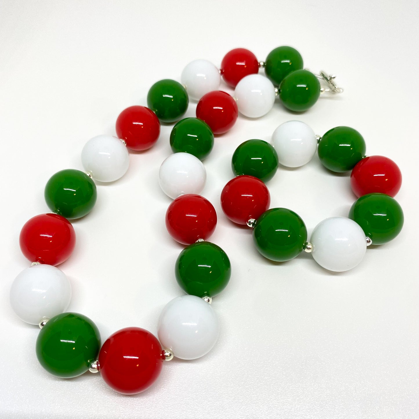 Red Green and White Christmas Bubblegum Necklace and Bracelet